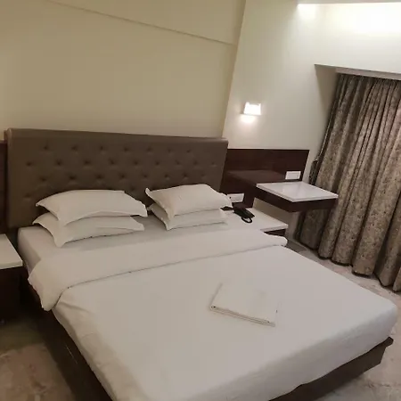 Hotel Milan International Mumbai Exterior photo